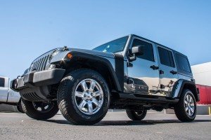 JEEP-WRANGLER-JK-2007-2018-KIERUNKOWSKAZ-LEWY-W-BLOTNIK-55077894AD (1).jpg