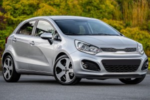 KIA RIO III UB 2011-2015 HATCHBACK PRZED FACELIFTINGIEM LAMPA PRZECIWMGIELNA PRZEDNIA PRAWA 922021W210