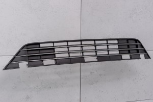 VW TOUAREG 2015-2018 KRATKA PRZEDNIEGO ZDERZAKA 7P6853671H