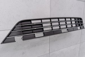 VW TOUAREG 2015-2018 KRATKA PRZEDNIEGO ZDERZAKA 7P6853671H