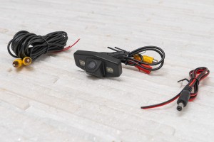 HONDA JAZZ III 2008-2014 KAMERA COFANIA Z LAMPĄ