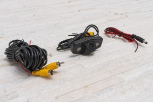 HONDA JAZZ III 2008-2014 KAMERA COFANIA Z LAMPĄ