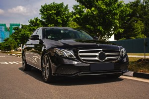 MERCEDES E-CLASS W213 2016-2020 PRZED FACELIFTINGIEM RAMKA GRILLA CHROMOWANA A2138850200