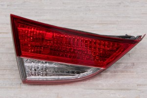 HYUNDAI ELANTRA V MD 2010-2013 PRZED FACELIFTINGIEM LAMPA KLAPY TYLNEJ LEWA 924033X010