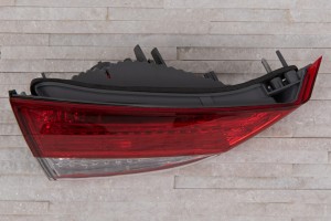 HYUNDAI ELANTRA V MD 2010-2013 PRZED FACELIFTINGIEM LAMPA KLAPY TYLNEJ LEWA 924033X010
