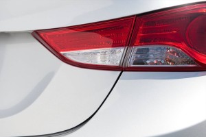 HYUNDAI ELANTRA V MD 2010-2013 PRZED FACELIFTINGIEM LAMPA KLAPY TYLNEJ PRAWA 924043X010