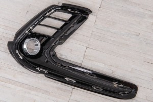 HYUNDAI ELANTRA VI AD 2015-2018 PRZED FACELIFTINGIEM KRATKA ZDERZAKA ZAŚLEPKA LAMPY PRZEDNIA PRAWA 86564F2300