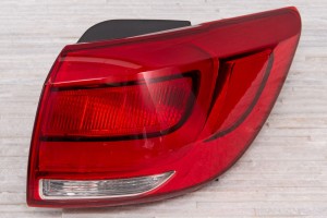KIA SPORTAGE III SL 2014-2015 PO LIFTINGU KAROSERYJNA LAMPA TYLNA PRAWA 924013W510