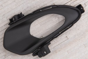 KIA CEED II JD 2012-2015 PRZED FACELIFTINGIEM RAMKA LAMPY PRZECIWMGIELNEJ PRZEDNIA LEWA 86563A2000