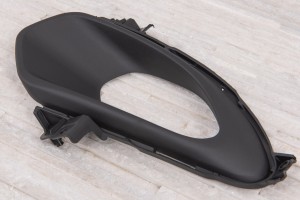 KIA CEED II JD 2012-2015 PRZED FACELIFTINGIEM RAMKA LAMPY PRZECIWMGIELNEJ PRZEDNIA LEWA 86563A2000