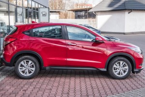 HONDA HR-V II RU 2015-2018 PRZED FACELIFTINGIEM LISTWA BŁOTNIKA PRZEDNIA PRAWA 74107T7WA01