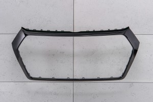 AUDI Q5 FY 2017-2020 PRZED FACELIFTINGIEM CZARNA RAMKA GRILLA 80A853651C