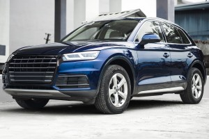 AUDI Q7 4M 2015-2020 PRZED FACELIFTINGIEM CZARNA RAMKA GRILLA 4M0853651B