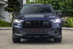 AUDI Q7 4M 2020+ PO FACELIFTINGU CZARNA RAMKA GRILLA 4M0853651AG