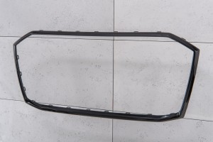 AUDI Q7 4M 2020+ PO FACELIFTINGU CZARNA RAMKA GRILLA 4M0853651AG