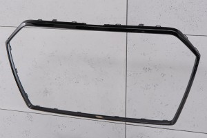 AUDI S3 8V 2017-2020 PO FACELIFTINGU CZARNA RAMKA GRILLA 8V3853651