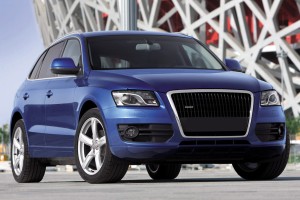 AUDI Q5 8R 2008-2012 PRZED FACELIFTINGIEM CHROMOWANA RAMKA GRILLA 8R0853651AB