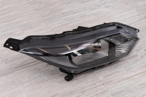 HONDA HR-V II RU 2015-2018 PRZED FACELIFTINGIEM LAMPA PRZEDNIA PRAWA 33100T7SA01