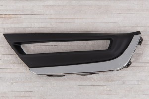 HONDA CR-V V 2018-2019 PRZED FACELIFTINGIEM KRATKA HALOGENU LEWA Z CHROMOWANĄ LISTWĄ 71153TLAA01