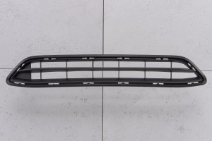 HONDA CR-V IV 2015-2018 PO FACELIFTINGU KRATKA PRZEDNIEGO ZDERZAKA ŚRODKOWA 71180T1EE10