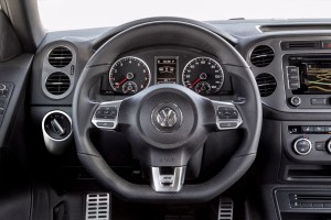 VOLKSWAGEN TIGUAN I 5N 2010-2016 PO FACELIFTINGU OZDOBNA RAMKA WŁĄCZNIKÓW ŚWIATEŁ W KABINIE