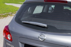 NISSAN QASHQAI I J10 2007-2010 PRZED FACELIFTINGIEM NAKŁADKA NA WYCIERACZKĘ TYLNĄ