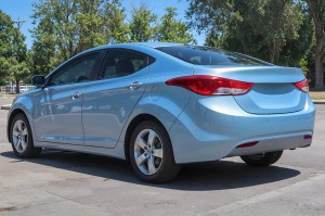 HYUNDAI ELANTRA V MD 2010-2013 PRZED FACELIFTINGIEM KOMPLETNY ZDERZAK TYLNY Z PDC 866103X710