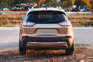 JEEP CHEROKEE V KL 2018-2023 PO FACELIFTINGU LAMPA PRZECIWMGIELNA TYLNA PRAWA LED W BŁOTNIK 68275956AC