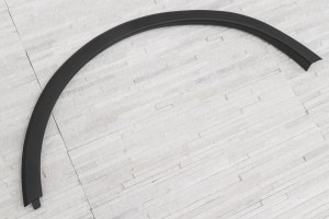 OPEL MOKKA A J13 2012-2016 PRZED FACELIFTINGIEM LISTWA PRZEDNIEGO BŁOTNIKA LEWA 95275448