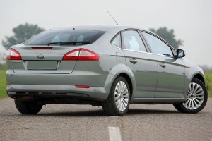 FORD MONDEO MK4 IV 2010-2014 PO FACELIFTINGU KAMERA COFANIA FULL HD DYNAMICZNE LINIE ZINTEGROWANA Z KLAMKĄ KLAPY TYLNEJ
