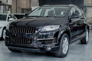 AUDI Q7 4L 2005-2015 CZARNA RAMKA GRILLA 4L0853651B