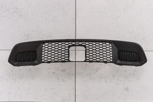 JEEP GRAND CHEROKEE IV WK2 2017-2021 PO DRUGIM FACELIFTINGU KRATKA ATRAPA PRZEDNIEGO ZDERZAKA Z TEMPOMATEM 68310778AB