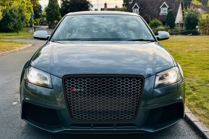 AUDI RS3 8PA 2008-2013 PO FACELIFTINGU RAMKA GRILLA CZARNA 8P0853651M