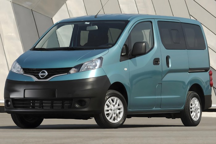 NISSAN NV200 2009+ CHLAPACZE