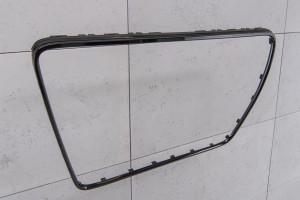 AUDI A5 / S5 8T 2007-2011 PRZED FACELIFTINGIEM RAMKA GRILLA CZARNA 8T0853651D