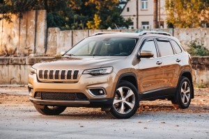 JEEP CHEROKEE V KL 2018-2023 PO FACELIFTINGU BŁOTNIK PRZEDNI LEWY 68292515AC