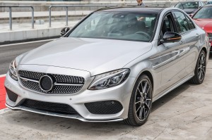 MERCEDES C-CLASS W205 2014-2018 PRZED FACELIFTINGIEM CHROMOWANA LISTWA PRZEDNIEGO ZDERZAKA LEWA A2058851374