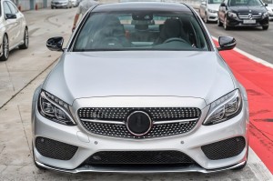 MERCEDES C-CLASS W205 2015-2019 PRZED FACELIFTINGIEM CHROMOWANA LISTWA PRZEDNIEGO ZDERZAKA PRAWA A2058851474