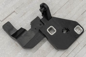 MERCEDES GLC C253 2015-2019 COUPE PRZED LIFTINGIEM LEWY UCHWYT MOCOWANIE REFLEKTORA A2536201700