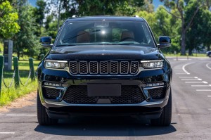 JEEP GRAND CHEROKEE V WL 2020+ BŁOTNIK PRZEDNI PRAWY 68465272AD