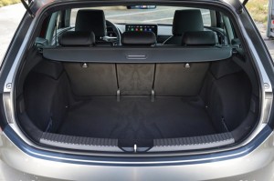 SEAT LEON MK3 III 5F 2012-2020 ROLETA BAGAŻNIKA CZARNA