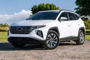 HYUNDAI TUCSON IV NX4 2020-2024 PRZED FACELIFTINGIEM KRATKA PRZEDNIEGO ZDERZAKA LEWA 865C1N7000
