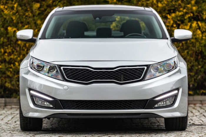 KIA OPTIMA III TF 2010-2013 PRZED FACELIFTINGIEM KOMPLETNY ZDERZAK PRZEDNI Z GRILLEM 865112T000