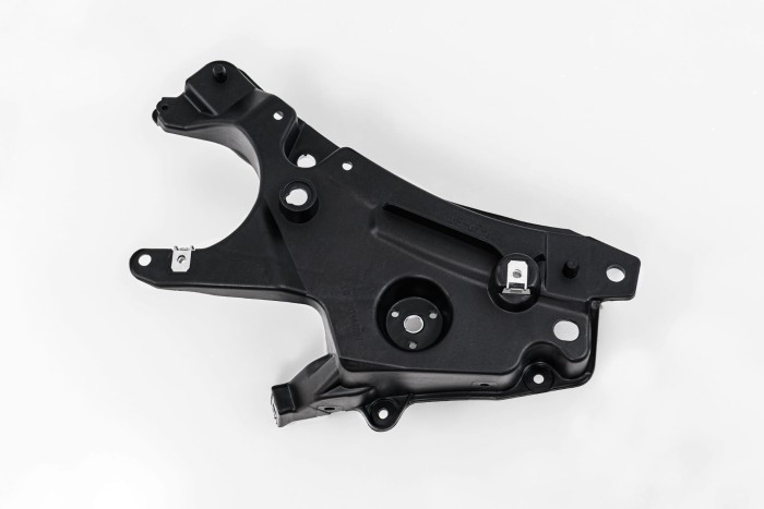 VOLVO S90 2016+ MOCOWANIE PRZEDNIEGO BŁOTNIKA ŚLIZG LEWY 31447897