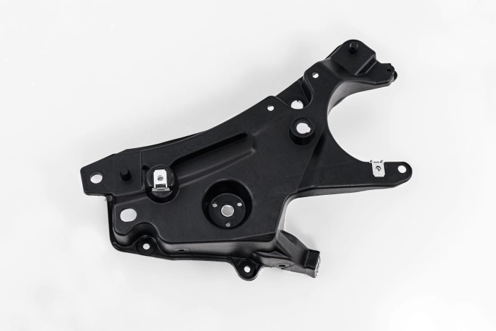 VOLVO S90 2016+ MOCOWANIE PRZEDNIEGO BŁOTNIKA ŚLIZG PRAWY 31447898