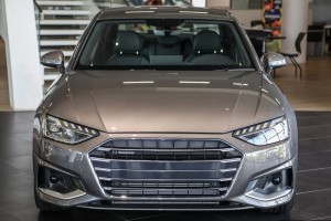 AUDI A4 B9 2019+ PO FACELIFTINGU RAMKA GRILLA CHROMOWANA 8W0853651D