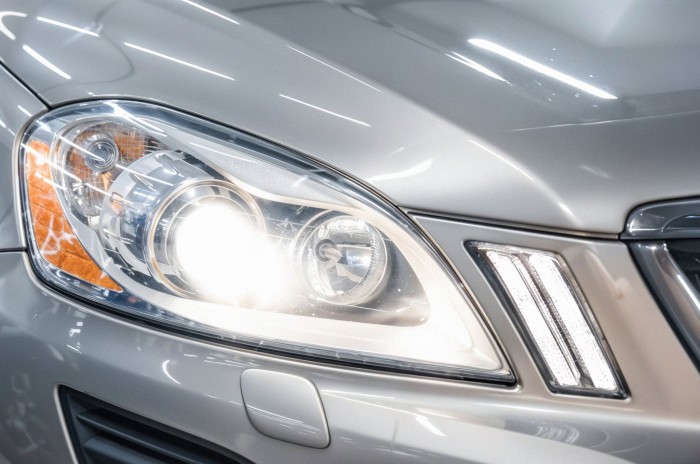 VOLVO XC60 I 2008-2013 PRZED FACELIFTINGIEM LAMPA POZYCYJNA LED PRZEDNIA PRAWA 31290874