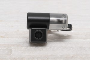 TOYOTA YARIS II XP90 2005-2011 KAMERA COFANIA Z LAMPĄ