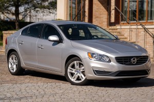 VOLVO S60 II 2013-2018 PO FACELIFTINGU KRATKA PRZEDNIEGO ZDERZAKA Z PDC PRAWA 31353655