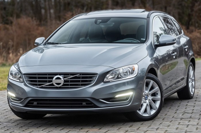 VOLVO V60 I 2013-2018 PO FACELIFTINGU KRATKA PRZEDNIEGO ZDERZAKA Z PDC LEWA 31353654